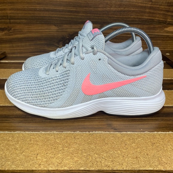 Nike Revolution 4 - Picture 3 of 8